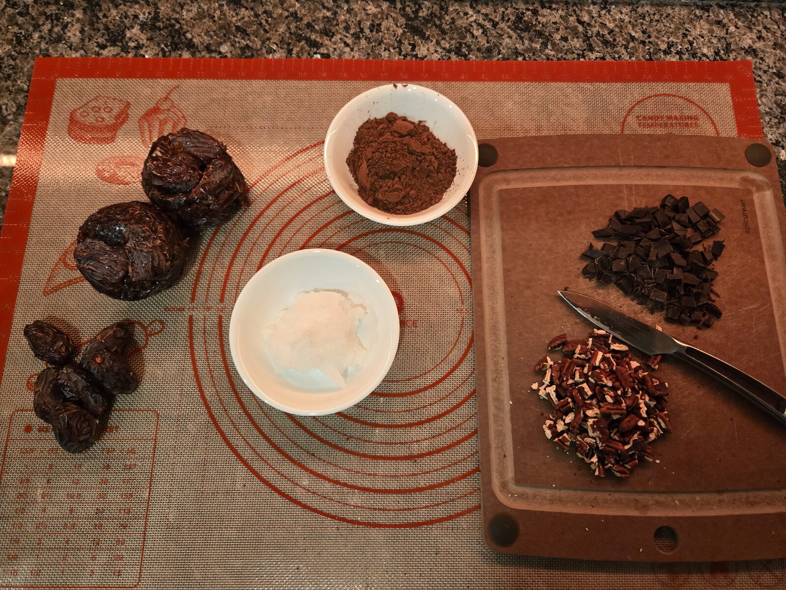 Chopped nuts and dark chocolate for dates brownies